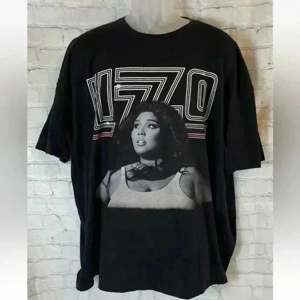 Lizzo Portrait Graphic T-Shirt SPECIAL TOUR double Sided Adult Size 3XL black 23